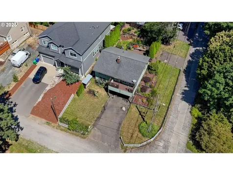 7149 SW 3rd Avenue Portland OR 97219