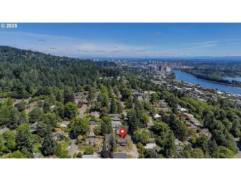 7149 SW 3rd Avenue Portland OR 97219