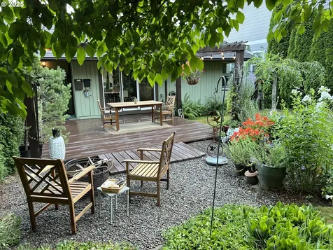 7149 SW 3rd Avenue Portland OR 97219