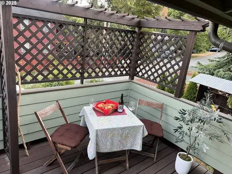 7149 SW 3rd Avenue Portland OR 97219
