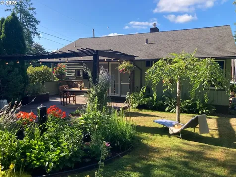 7149 SW 3rd Avenue Portland OR 97219