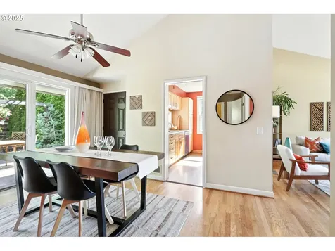 7149 SW 3rd Avenue Portland OR 97219