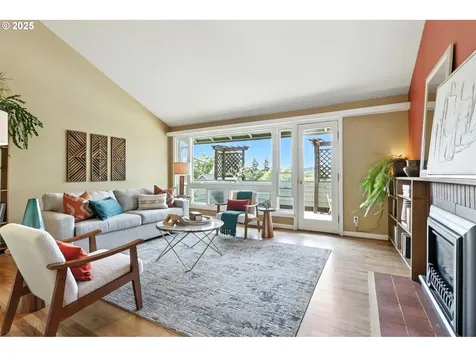 7149 SW 3rd Avenue Portland OR 97219