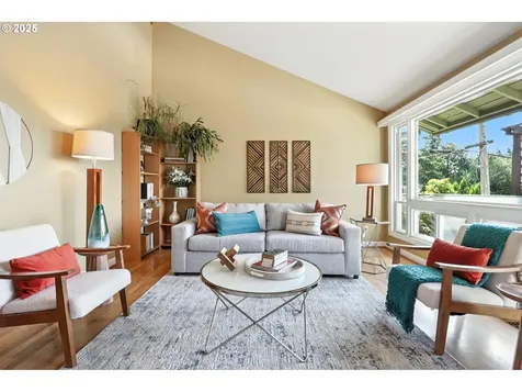 7149 SW 3rd Avenue Portland OR 97219