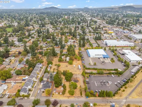 7928 SE Crystal Springs Boulevard Portland OR 97035
