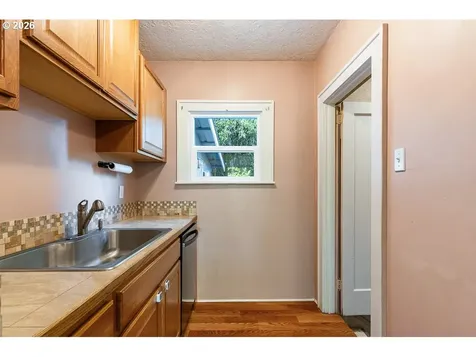 173 Pioneer Avenue Castle Rock WA 98611