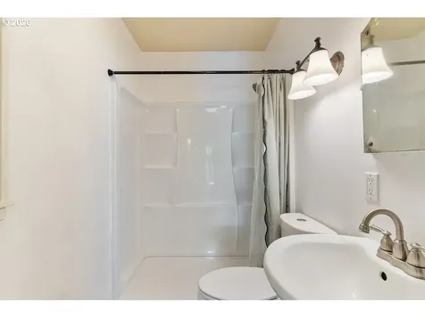 173 Pioneer Avenue Castle Rock WA 98611