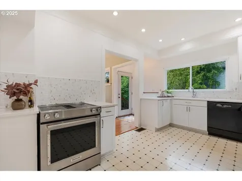 801 SE 25th Avenue Portland OR 97214
