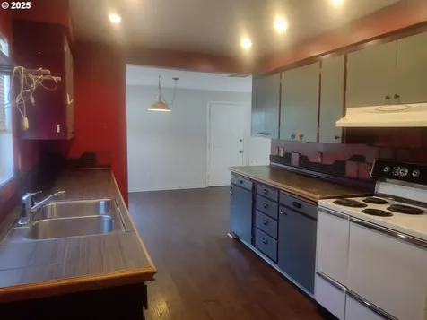 7731 SE 62nd Avenue Portland OR 97206