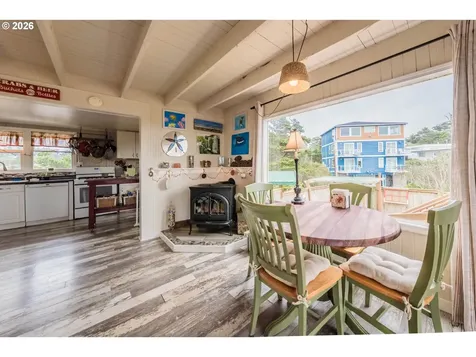 1170 NW 8th Court Lincoln City OR 97367