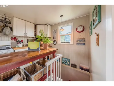1170 NW 8th Court Lincoln City OR 97367