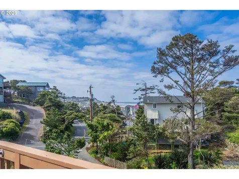 1170 NW 8th Court Lincoln City OR 97367