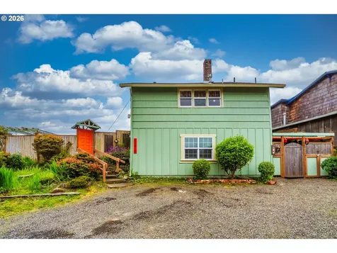 1170 NW 8th Court Lincoln City OR 97367