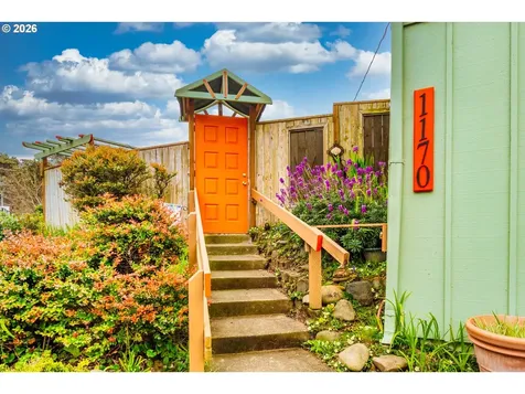 1170 NW 8th Court Lincoln City OR 97367