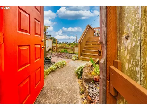 1170 NW 8th Court Lincoln City OR 97367