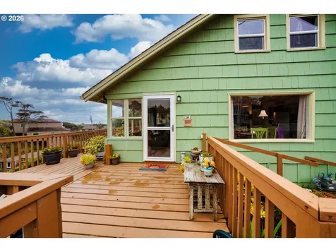 1170 NW 8th Court Lincoln City OR 97367