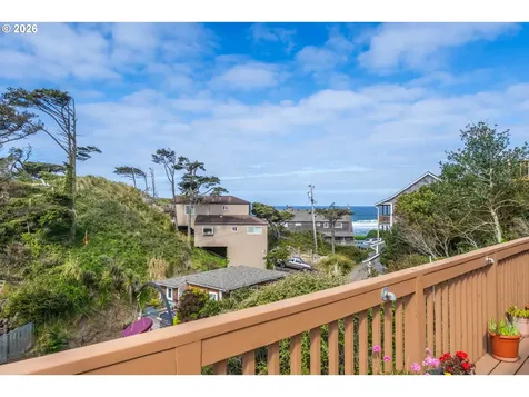 1170 NW 8th Court Lincoln City OR 97367