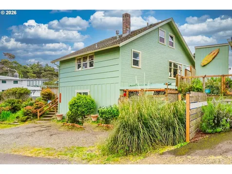 1170 NW 8th Court Lincoln City OR 97367