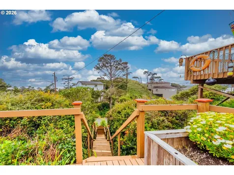 1170 NW 8th Court Lincoln City OR 97367