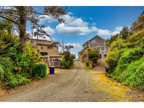 1170 NW 8th Court Lincoln City OR 97367