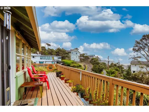 1170 NW 8th Court Lincoln City OR 97367