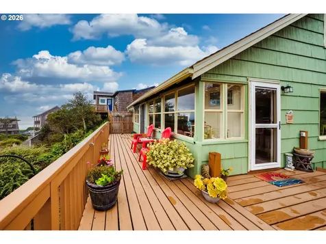 1170 NW 8th Court Lincoln City OR 97367