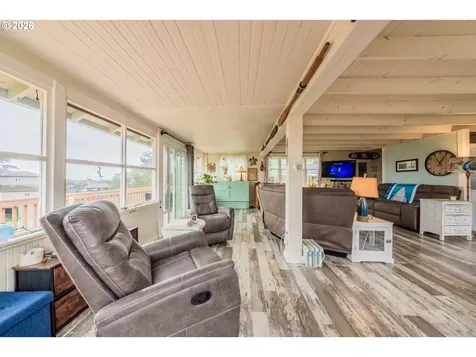 1170 NW 8th Court Lincoln City OR 97367