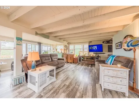 1170 NW 8th Court Lincoln City OR 97367