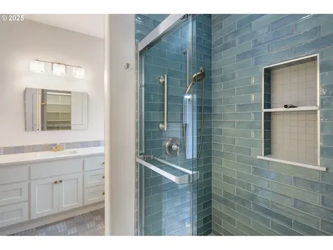 3180 Duck Horn Drive Eugene OR 97404