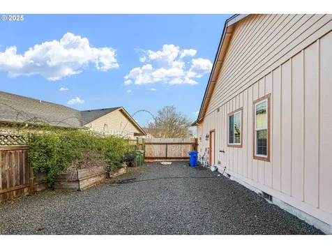 3180 Duck Horn Drive Eugene OR 97404