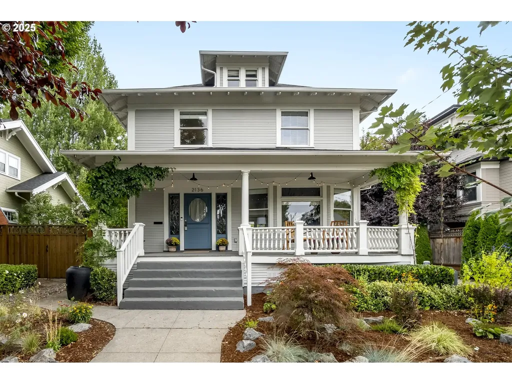2136 NE 9th Avenue Portland OR 97212