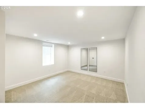 2136 NE 9th Avenue Portland OR 97212