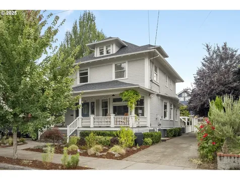 2136 NE 9th Avenue Portland OR 97212