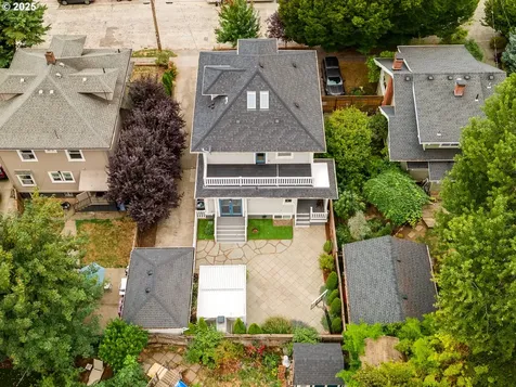 2136 NE 9th Avenue Portland OR 97212