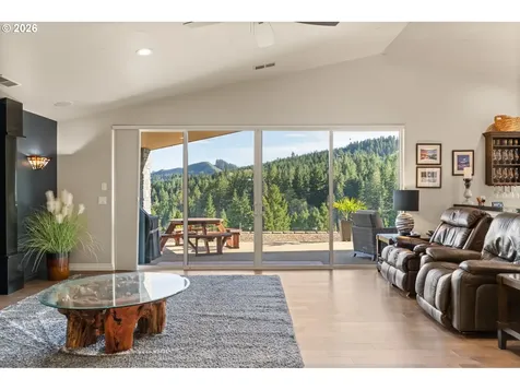5996 Hayhurst Road Yoncalla OR 97499