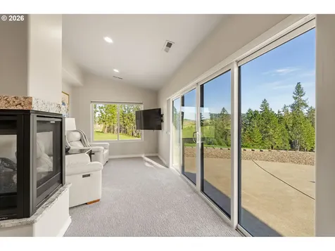 5996 Hayhurst Road Yoncalla OR 97499
