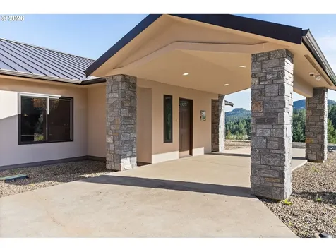 5996 Hayhurst Road Yoncalla OR 97499