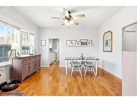 423 S 1st Street Silverton OR 97381