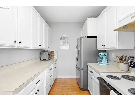423 S 1st Street Silverton OR 97381