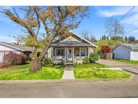 423 S 1st Street Silverton OR 97381