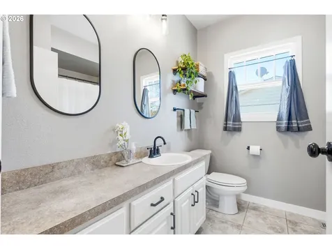 423 S 1st Street Silverton OR 97381