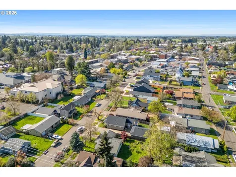 423 S 1st Street Silverton OR 97381