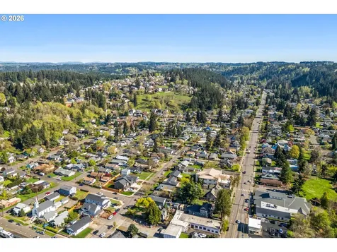 423 S 1st Street Silverton OR 97381