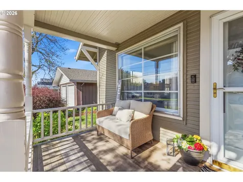 423 S 1st Street Silverton OR 97381