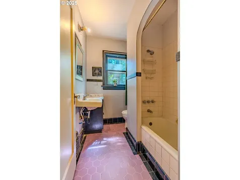 3230 SE 118th Avenue Portland OR 97266
