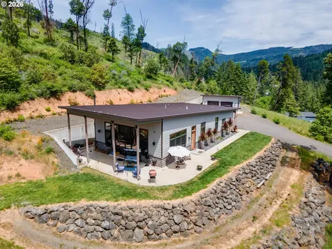 5795 Hubbard Creek Road Umpqua OR 97486