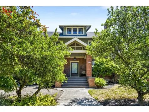 2732 NE 15th Avenue Portland OR 97212