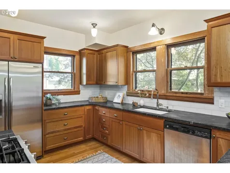 2732 NE 15th Avenue Portland OR 97212