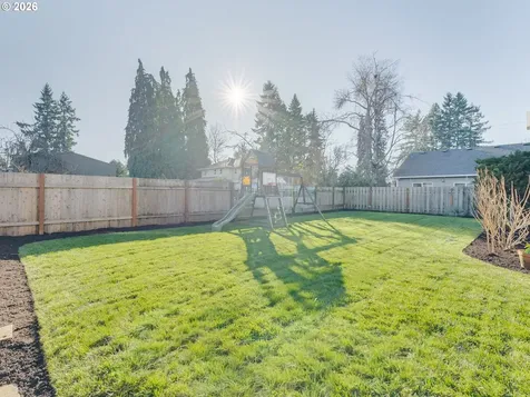 672 S Fir Street Canby OR 97013