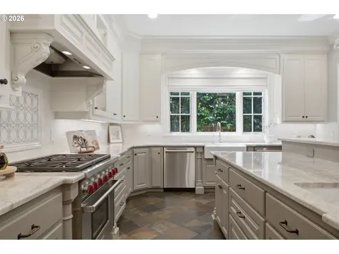 1093 Chandler Road Lake Oswego OR 97034